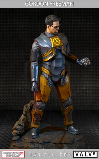 Illustration for article titled Giant 20-Inch Gordon Freeman Statue Keeps Headcrabs Off Your Bookshelf